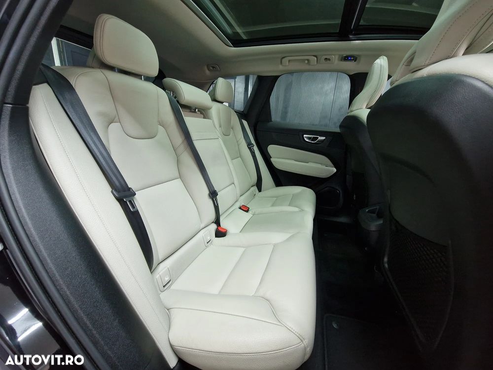 Volvo XC 60 B4 MHEV AWD Inscription - 18
