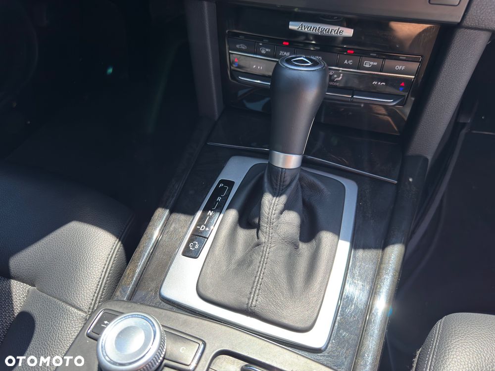 Mercedes-Benz Klasa E 250 CGI BlueEFFICIENCY Avantgarde - 30