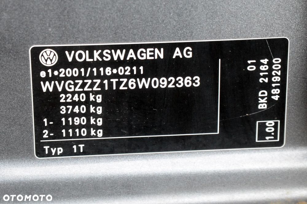 Volkswagen Touran 2.0 TDI Trendline DSG - 32