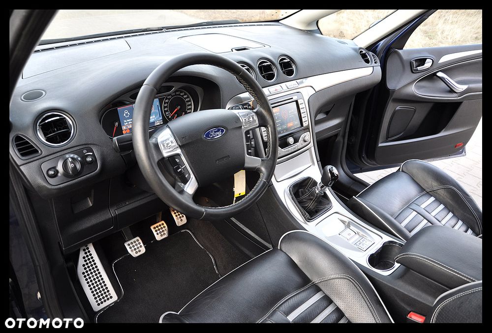 Ford S-Max - 21