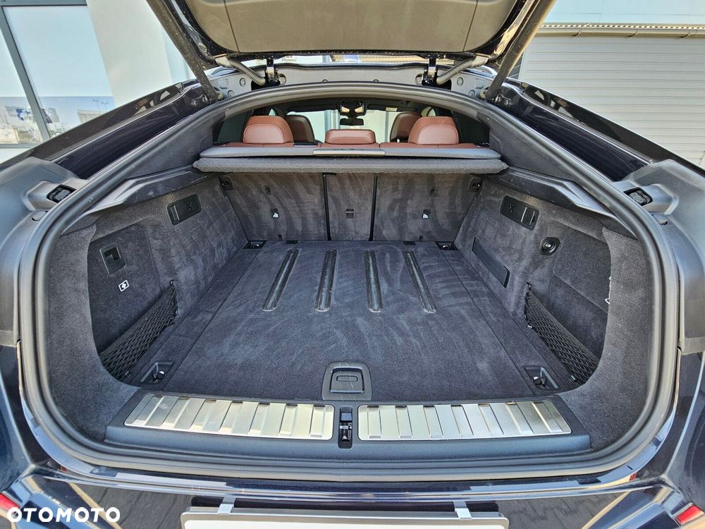 BMW X6 xDrive40d mHEV - 32
