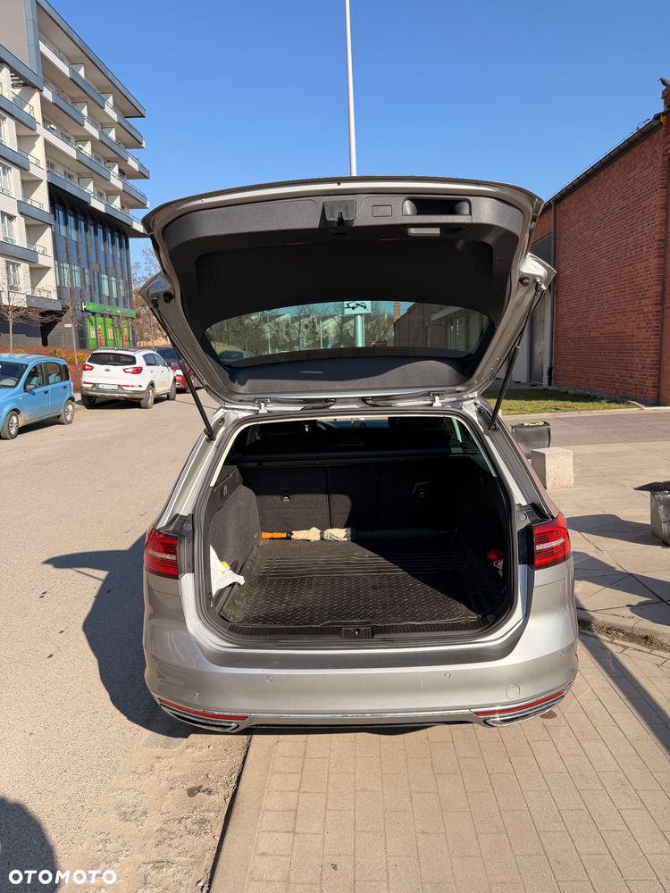 Volkswagen Passat - 13