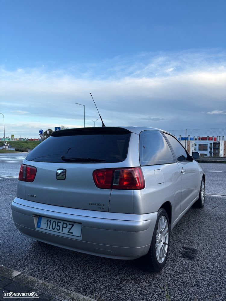 SEAT Ibiza 1.9 TDi Signo - 4