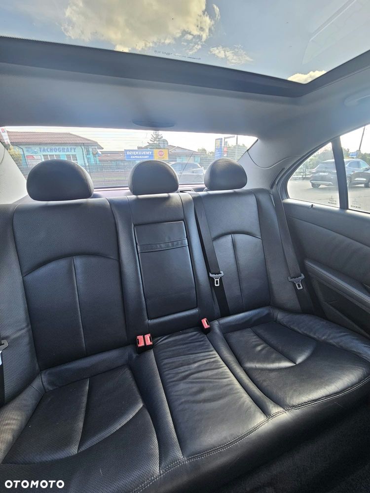 Mercedes-Benz Klasa E 500 4-Matic Avantgarde - 16