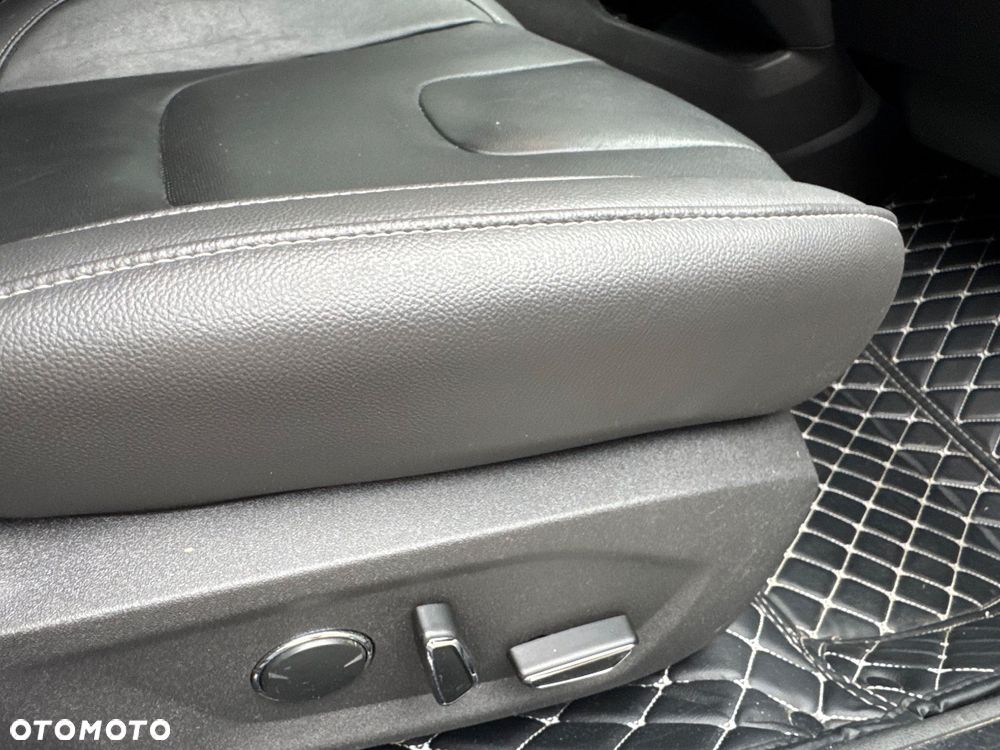 Ford Mondeo Turnier 2.0 EcoBlue Titanium - 30