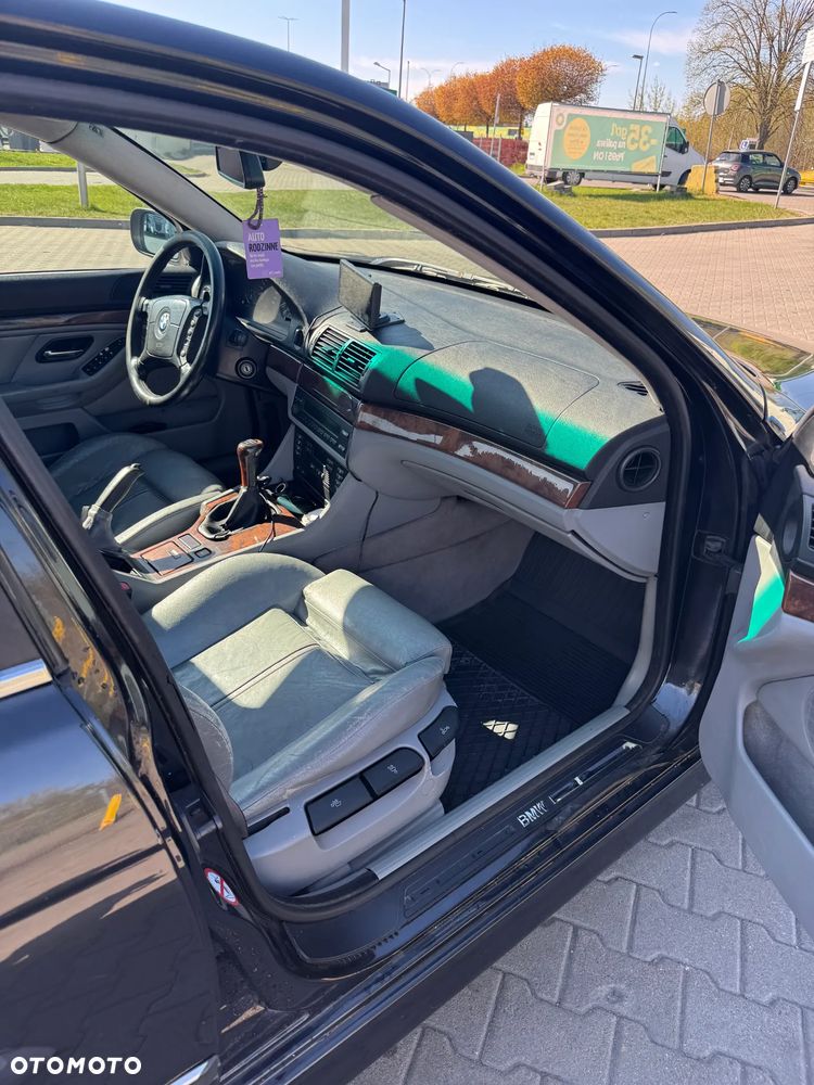 BMW Seria 5 - 10