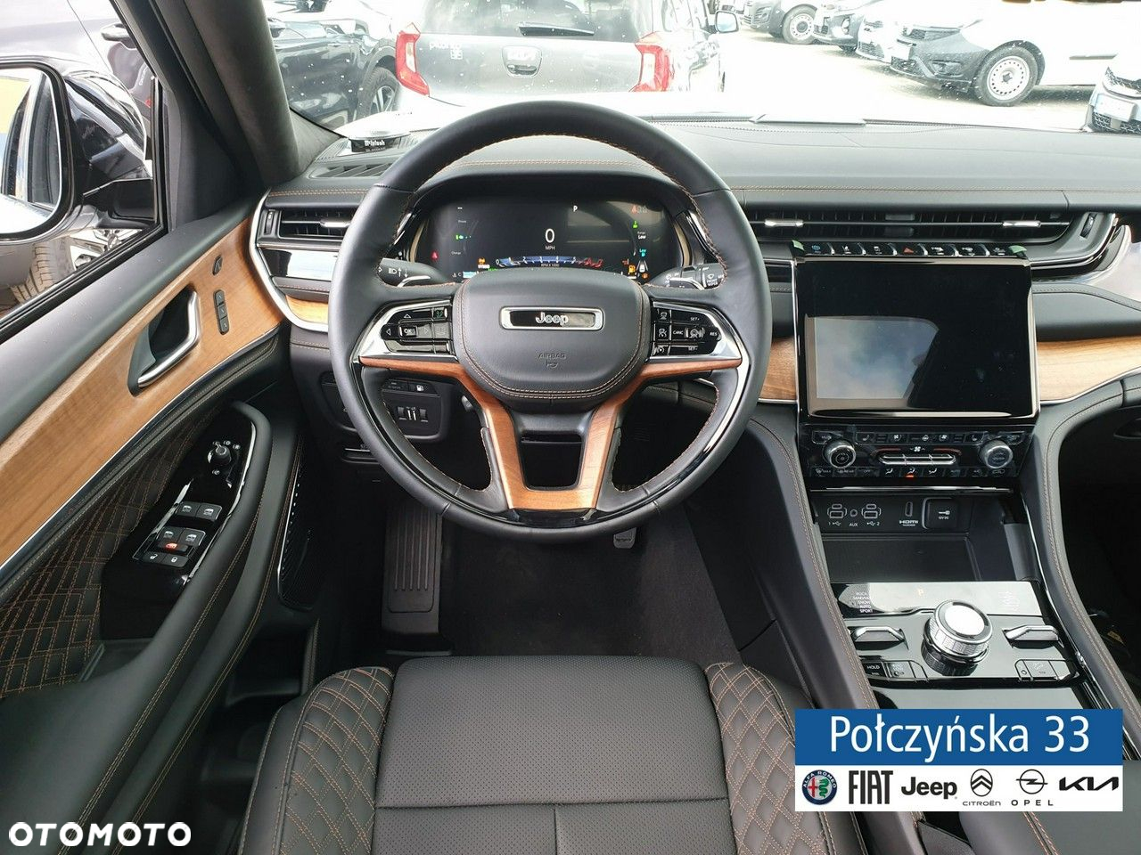 Jeep Grand Cherokee - 36