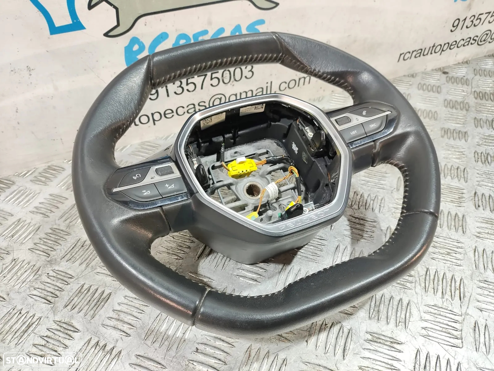 Volante Flat Bottom em Pele Peugeot 3008 II 2 Comandos multifunções - 2