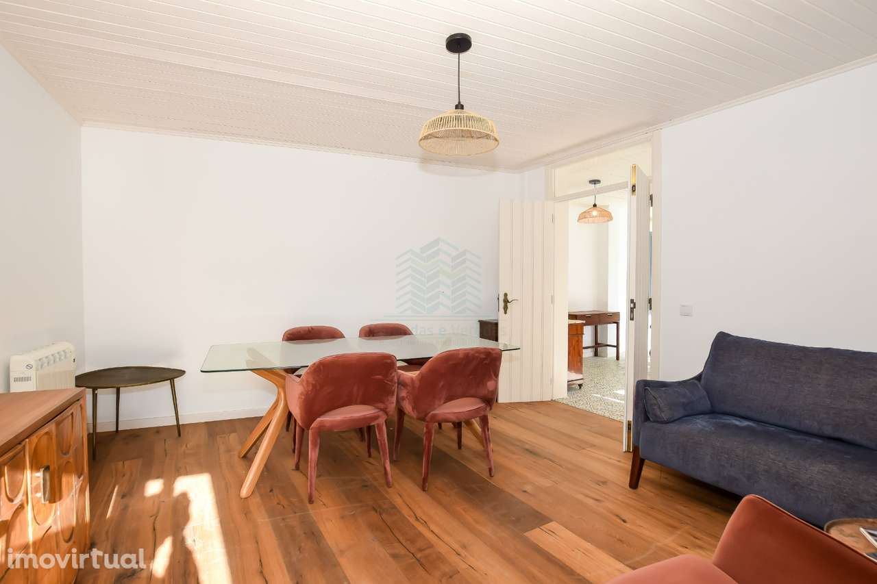 Moradia T3 remodelada com logradouro e terraço — Bugalhos - Grande imagem: 2/22