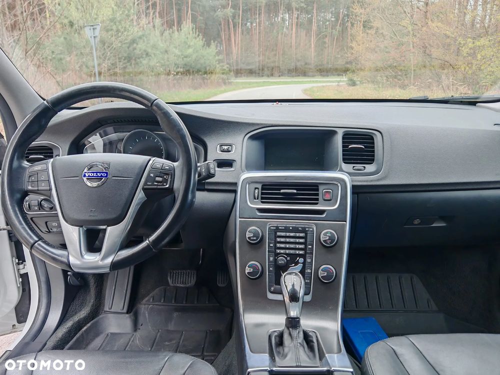 Volvo V60 T5 Drive-E Base - 17