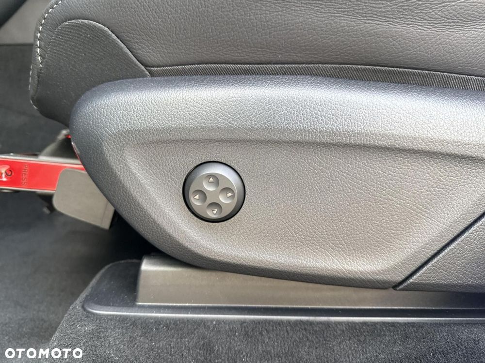 Mercedes-Benz GLE - 12