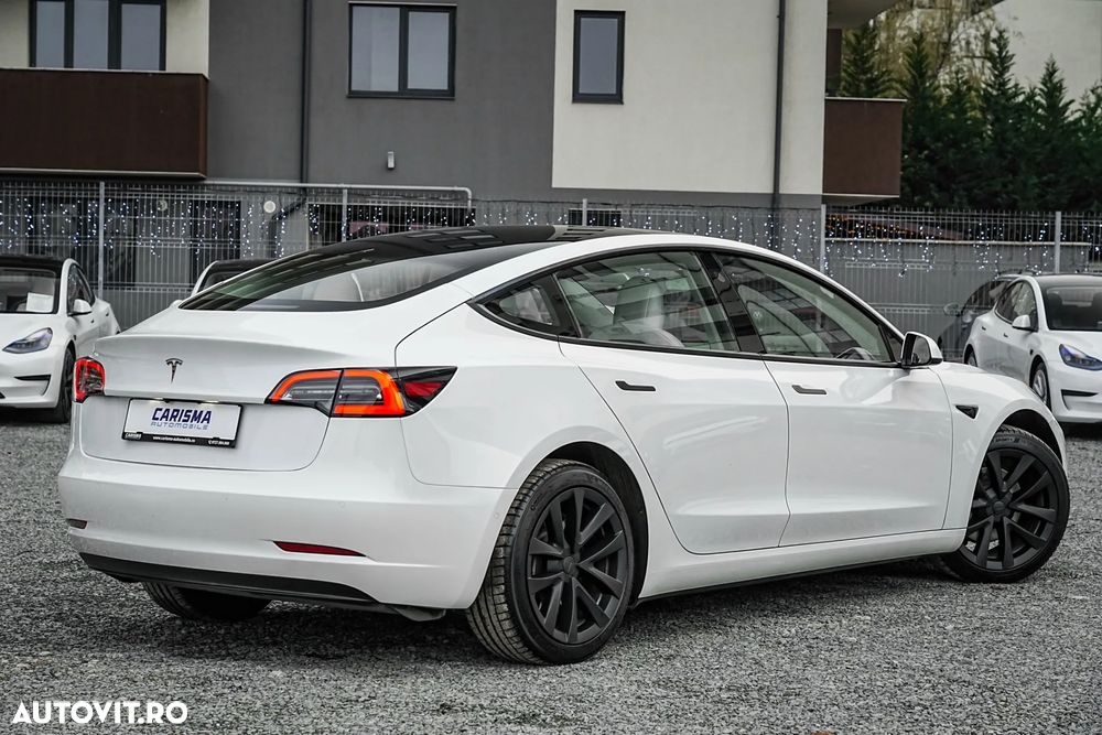 Tesla Model 3 Standard Reichweite Plus Hinterradantrieb - 3
