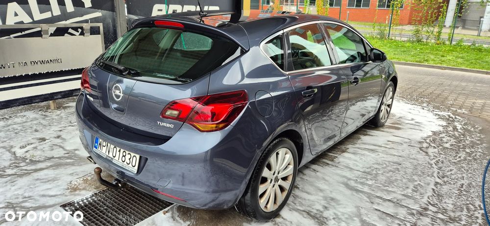Opel Astra 1.4 T Cosmo - 11