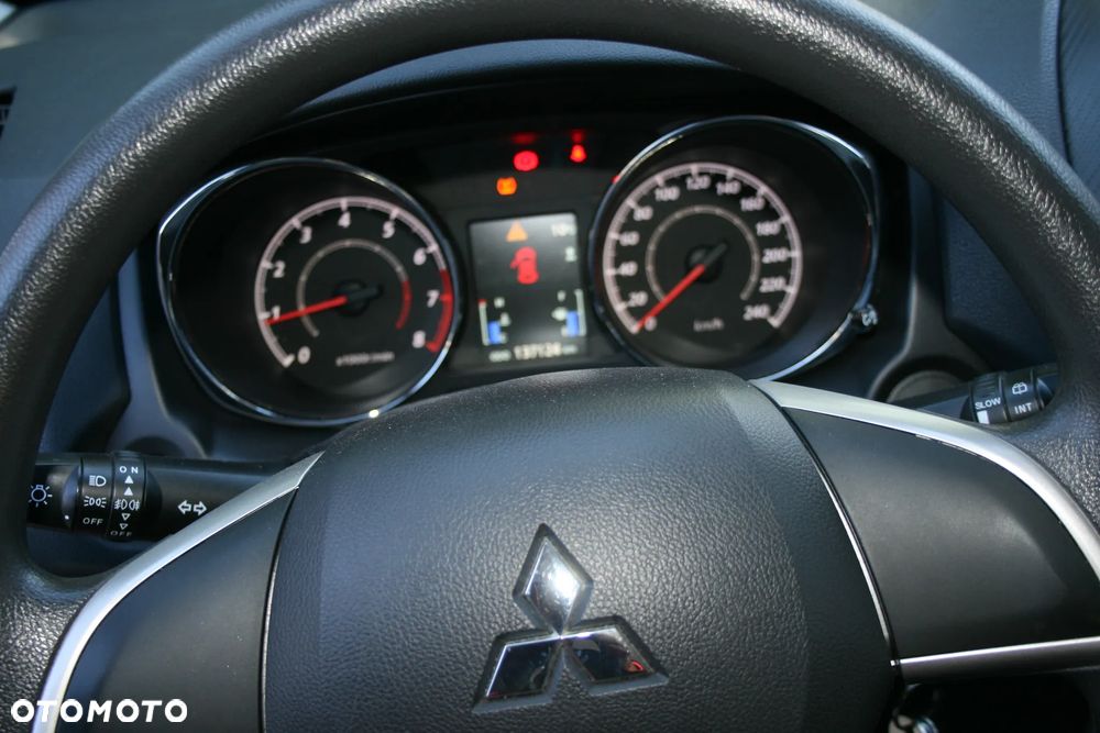 Mitsubishi ASX 1.6 Black Edition - 15