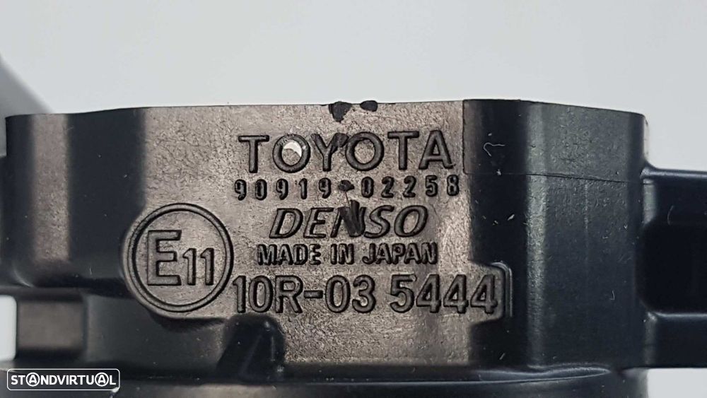 VELA TOYOTA AURIS HYBRID BUSINESS - 2