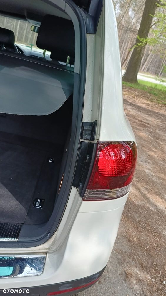 Volkswagen Touareg - 12