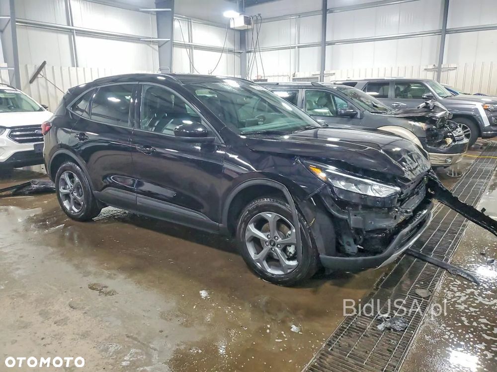 Ford Kuga - 2
