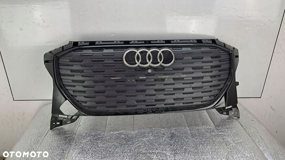 ZDERZAK GRILL AUDI Q4 89A BLACK LINE S-LINE 2020-2023 OE EMBLEMAT - 2
