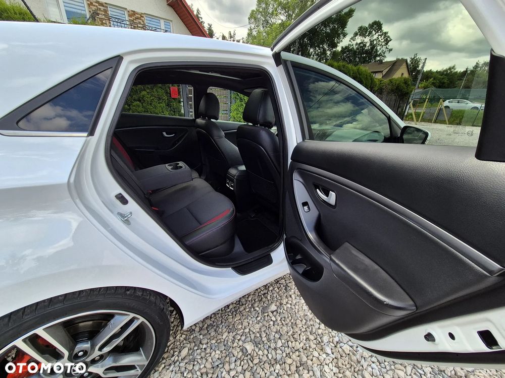 Hyundai i30 1.6 T GDI Turbo - 31