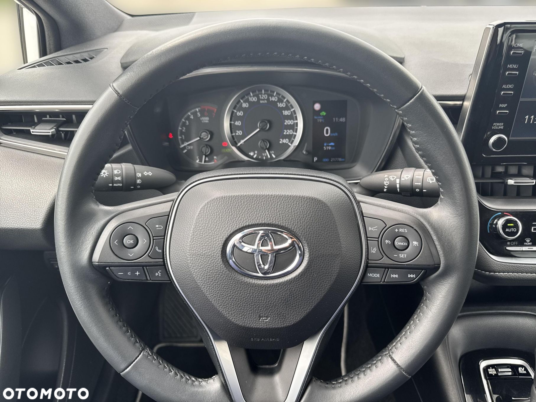Toyota Corolla 1.8 Hybrid Comfort - 16