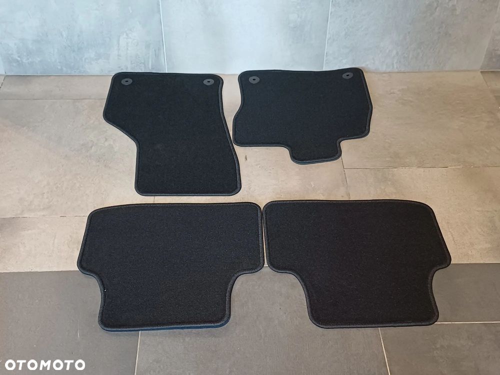 NR 573 Nowe oryginalne dywaniki welurowe do Skoda Octavia III komplet - 3