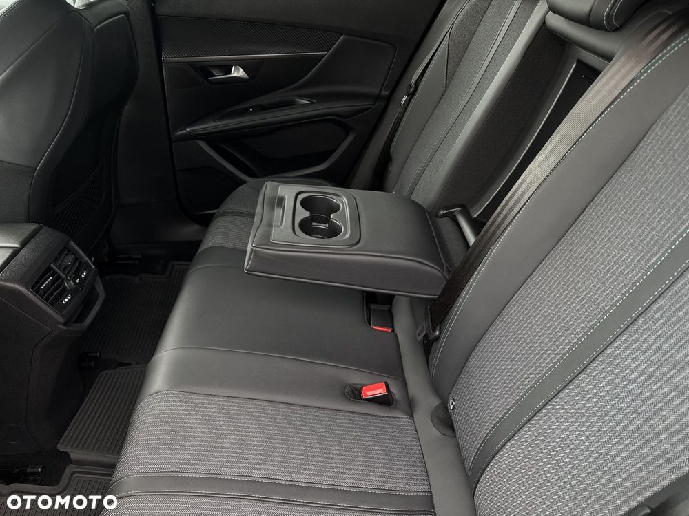 Peugeot 3008 1.2 PureTech Allure Pack S&S EAT8 - 11