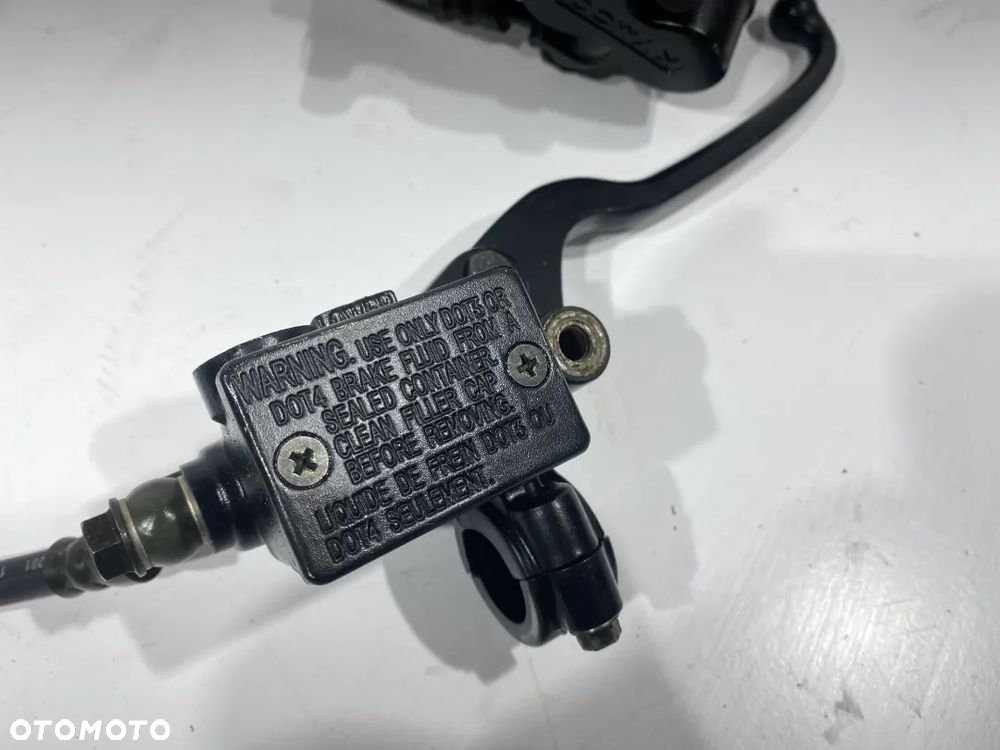 Zacisk pompa przód  Kymco KPW K PIPE 50 - 2