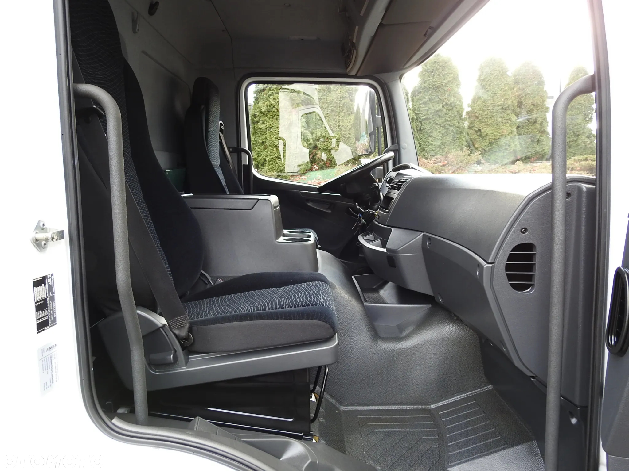 Mercedes-Benz ATEGO 12.24 KONTENER WINDA 18 PALET TEMPOMAT KLIMATYZACJA AUTOMAT BLIŹNIACZE KOŁA 7698KM [ 929526 ] - 37