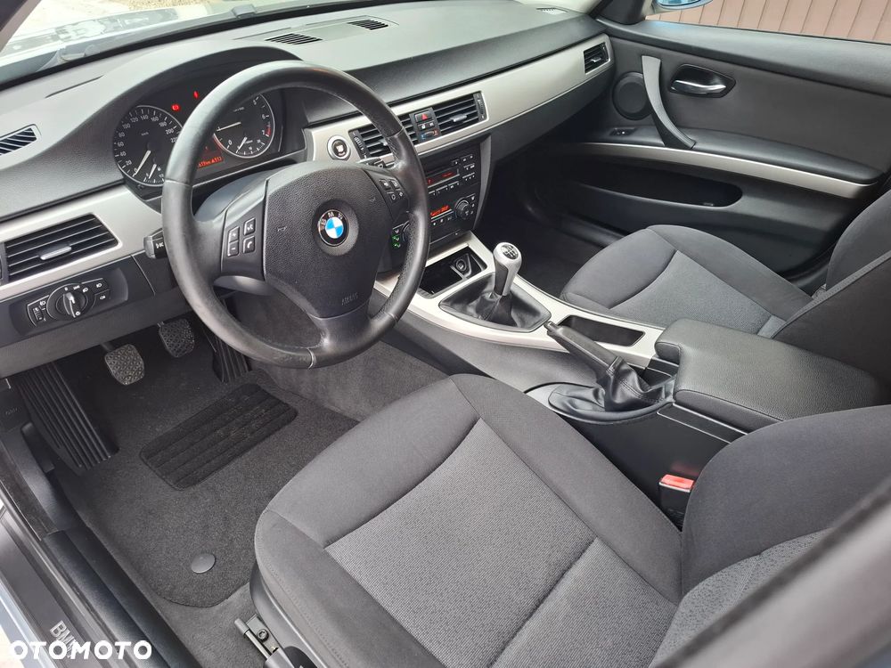 BMW Seria 3 - 18