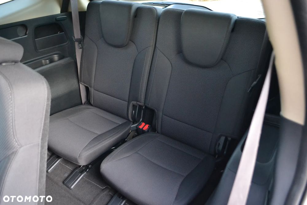 Kia Carens - 27