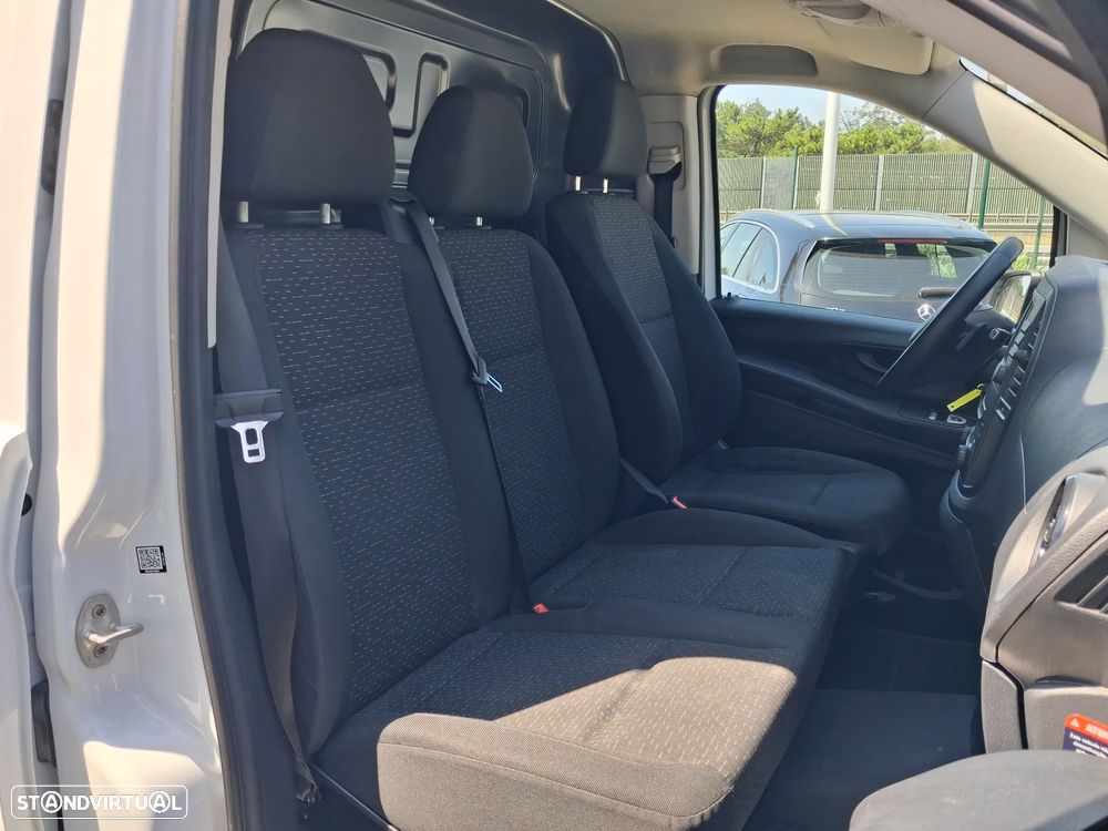 Mercedes-Benz Vito Furgão Standard 116CDI/32 - 12