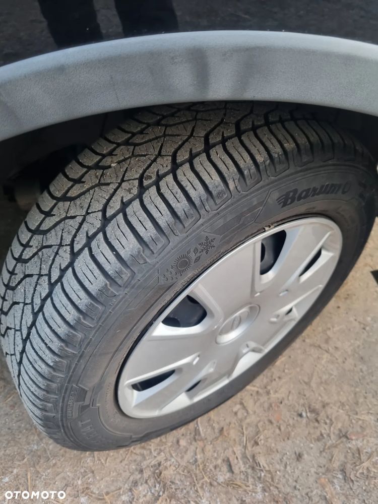 Ford Fusion 1.6 + - 20