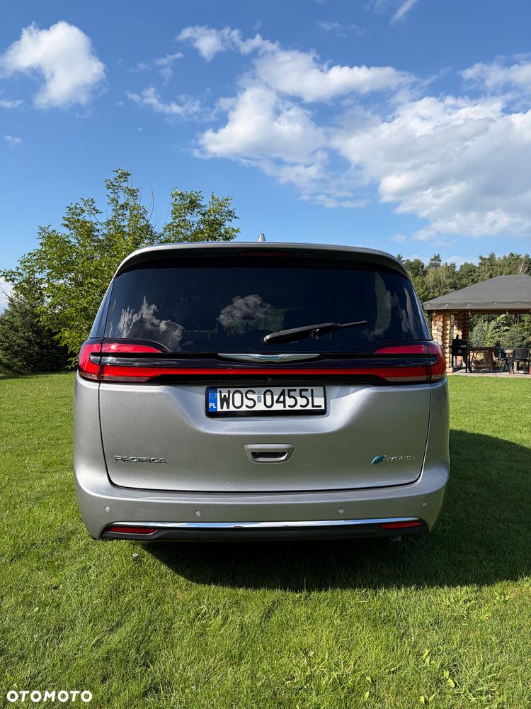 Chrysler Pacifica - 6