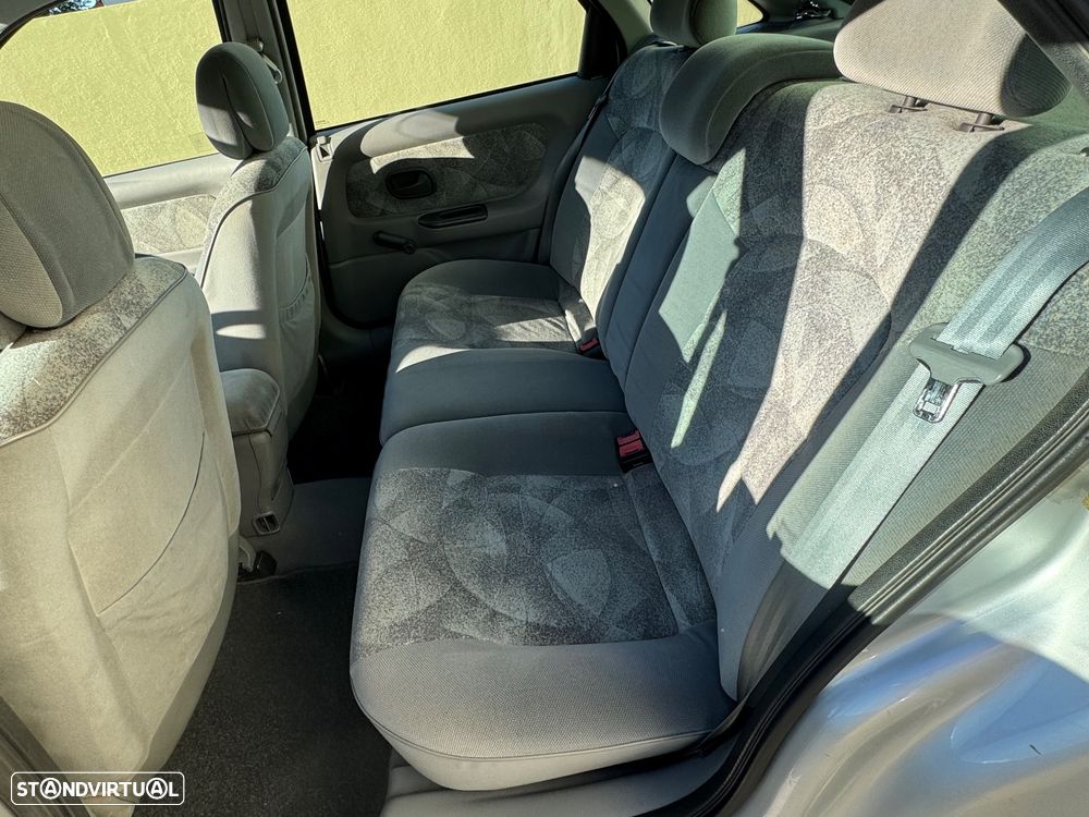 Renault Laguna 1.6 RXE - 28