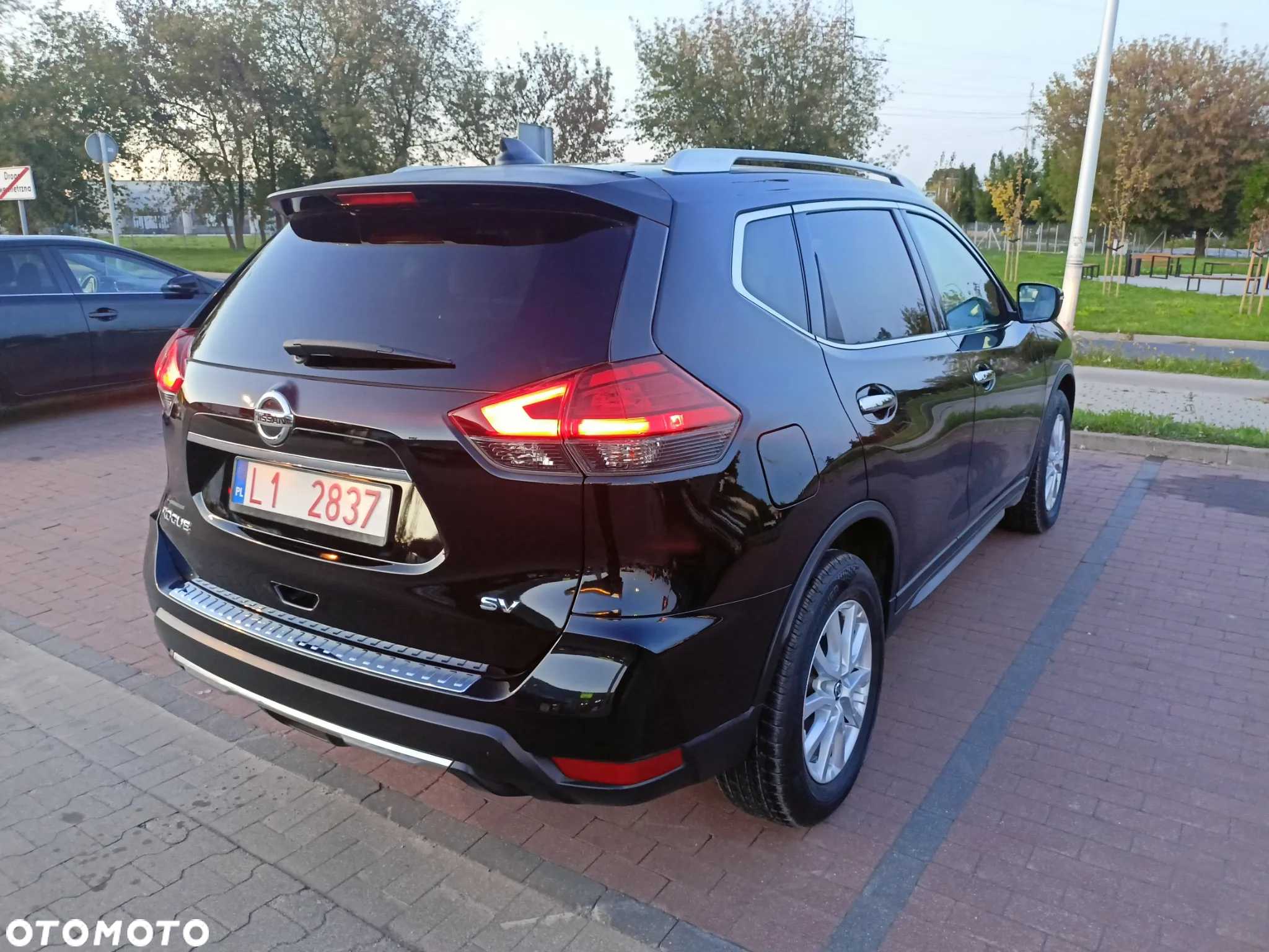 Nissan Rogue - 6