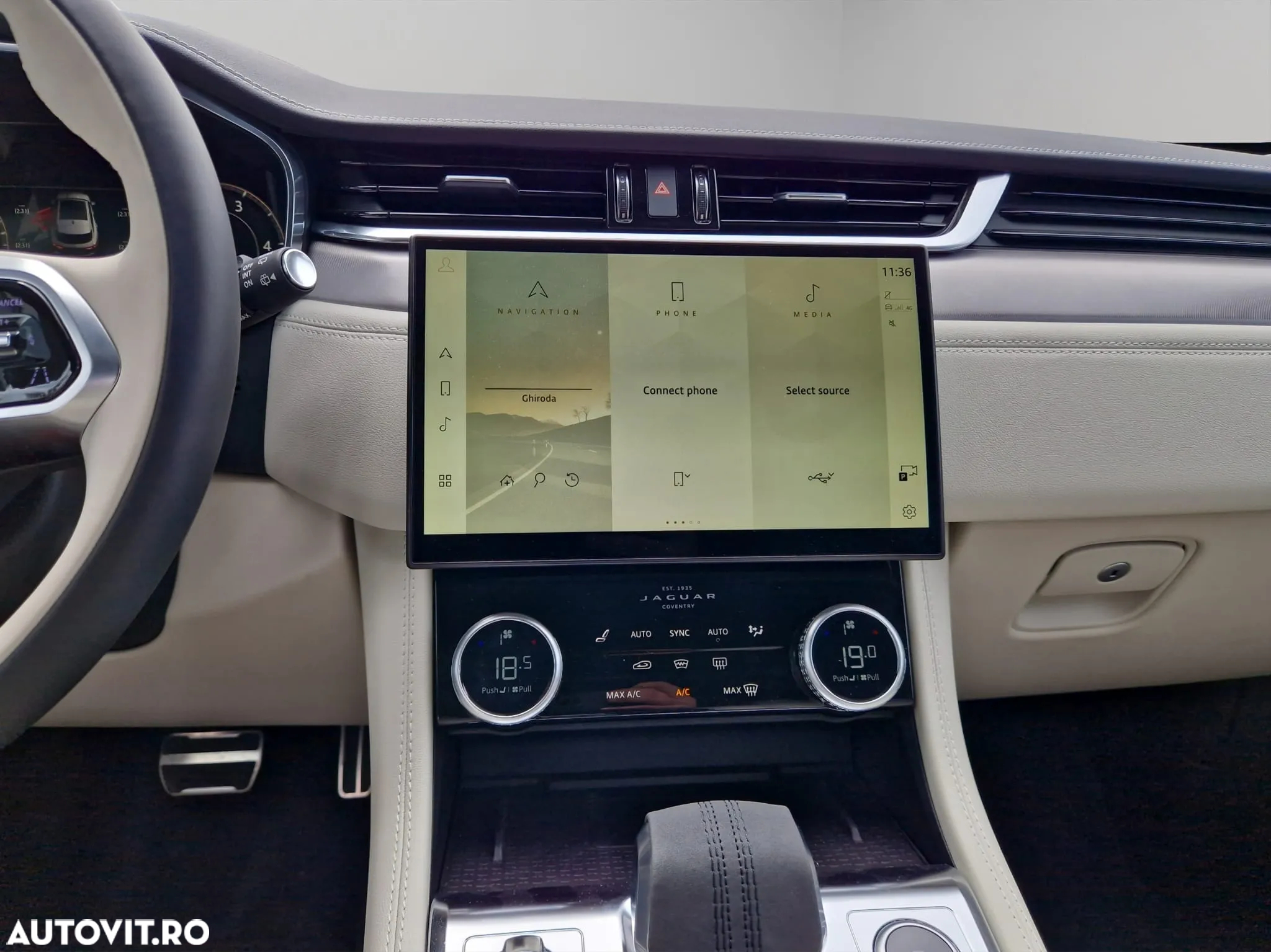 Jaguar F-Pace D200 AWD R-Dynamic SE - 11