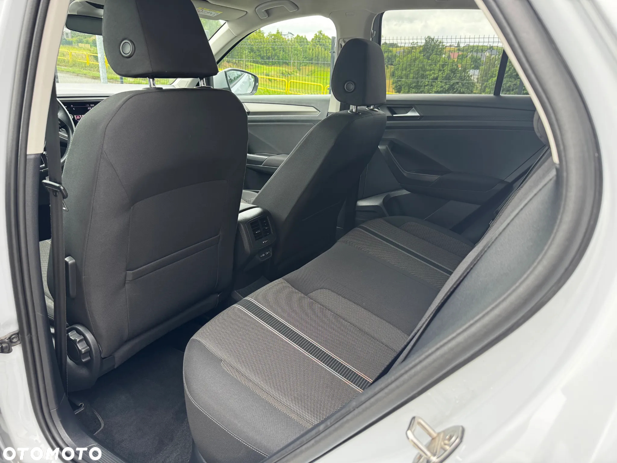 Volkswagen T-Roc 2.0 TDI SCR DSG IQ.DRIVE - 22