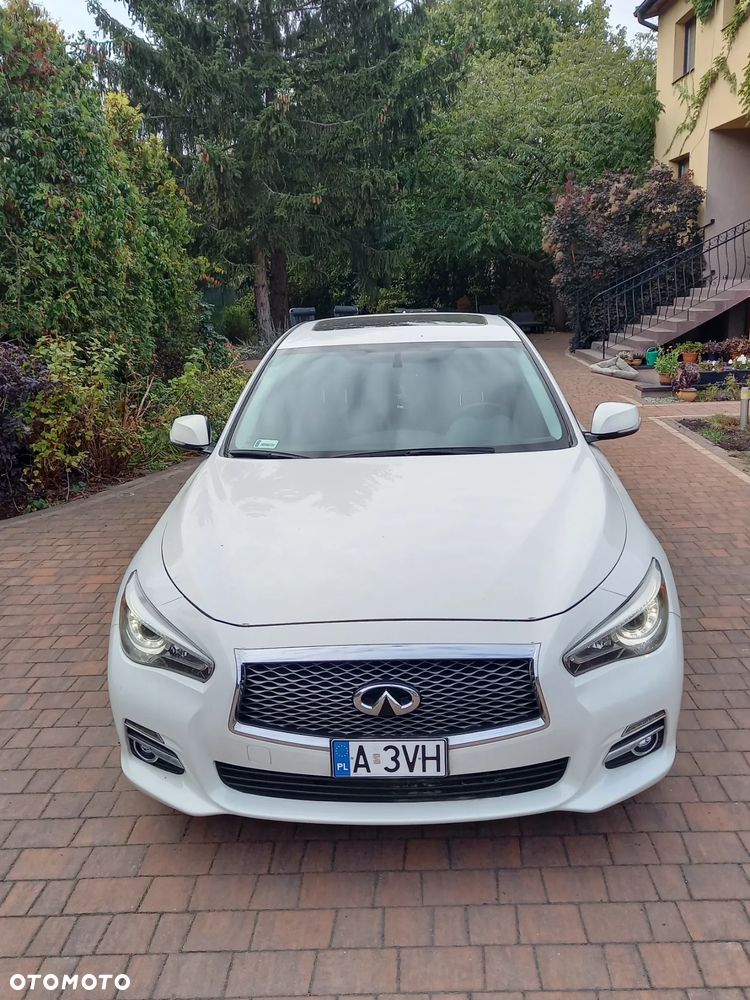 Infiniti Q50 - 2