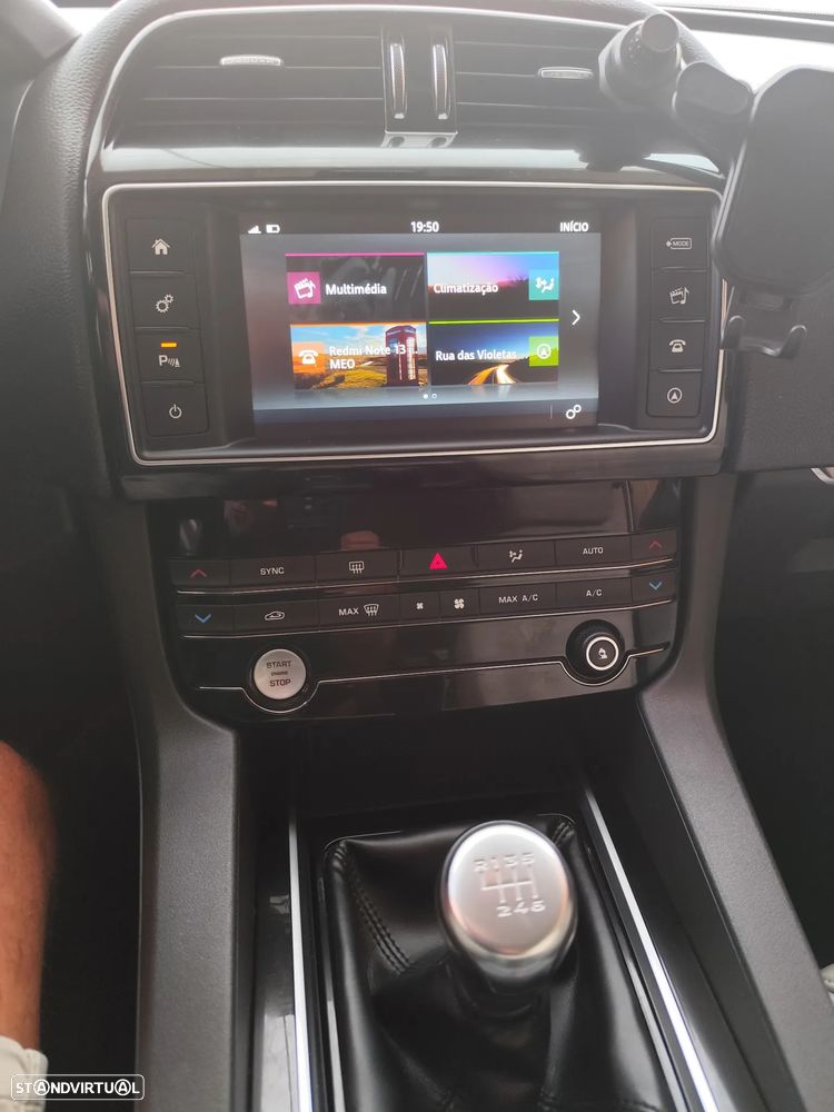 Jaguar F-Pace 2.0 i4D Pure - 10