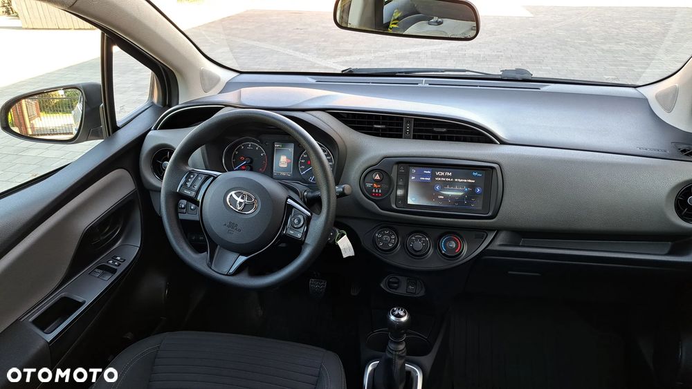 Toyota Yaris 1.5 Dynamic - 13