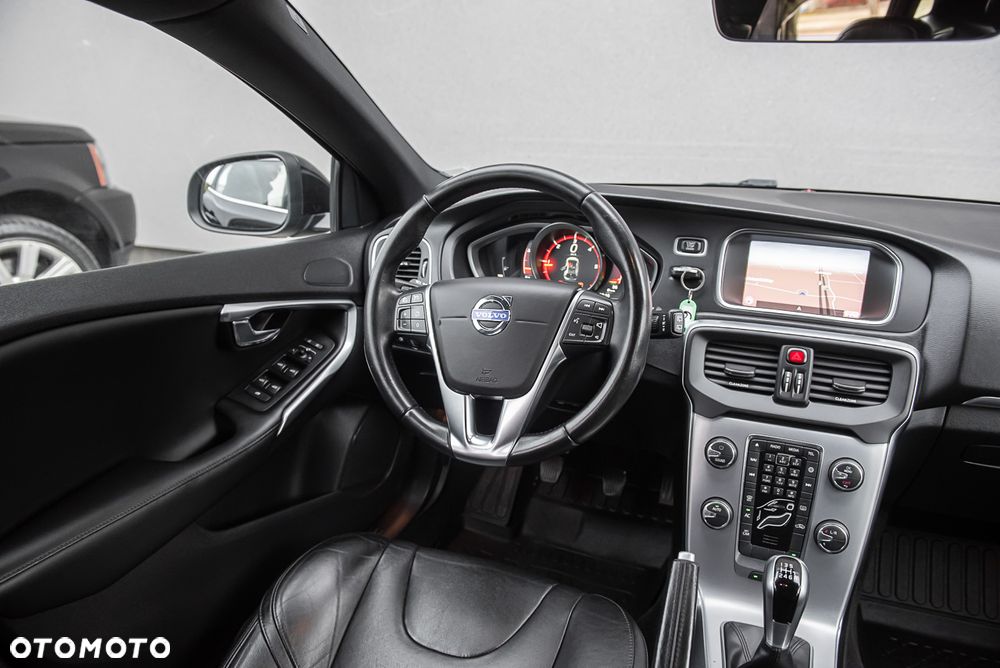 Volvo V40 D2 Inscription - 25