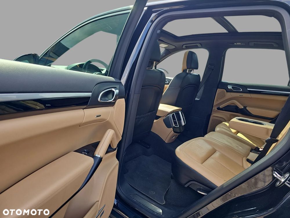 Porsche Cayenne - 12
