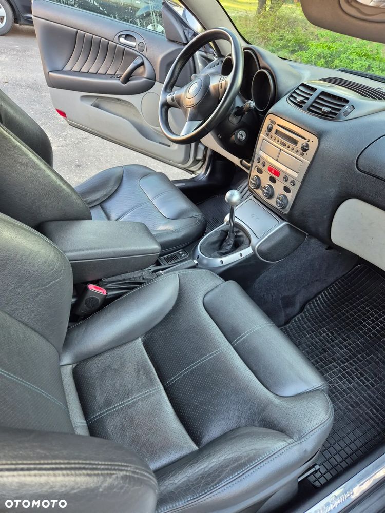 Alfa Romeo GT 2.0 JTS Distinctive - 13