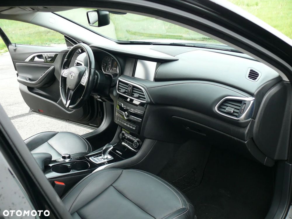 Infiniti QX30 - 10