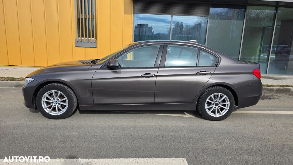 BMW Seria 3 318d - 4