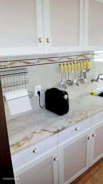 T2 mobilado e equipado com marquise e dispensa em Olhão - Grande imagem: 5/12