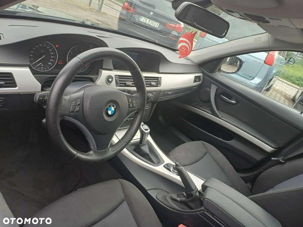 BMW Seria 3 318i Touring Edition Lifestyle - 9