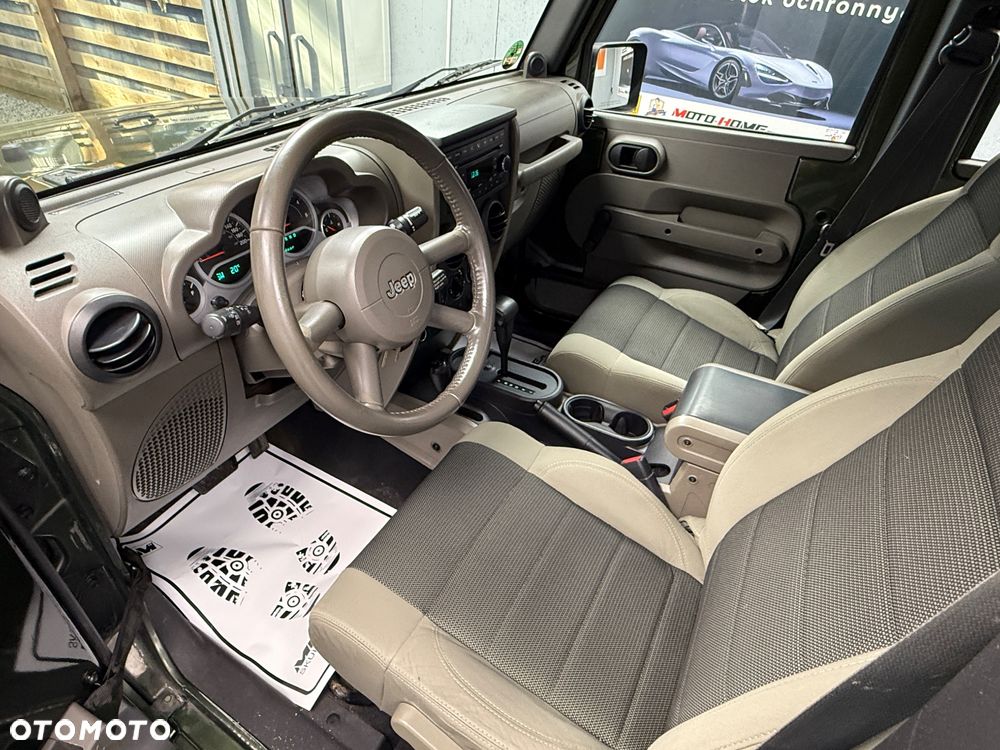 Jeep Wrangler - 8
