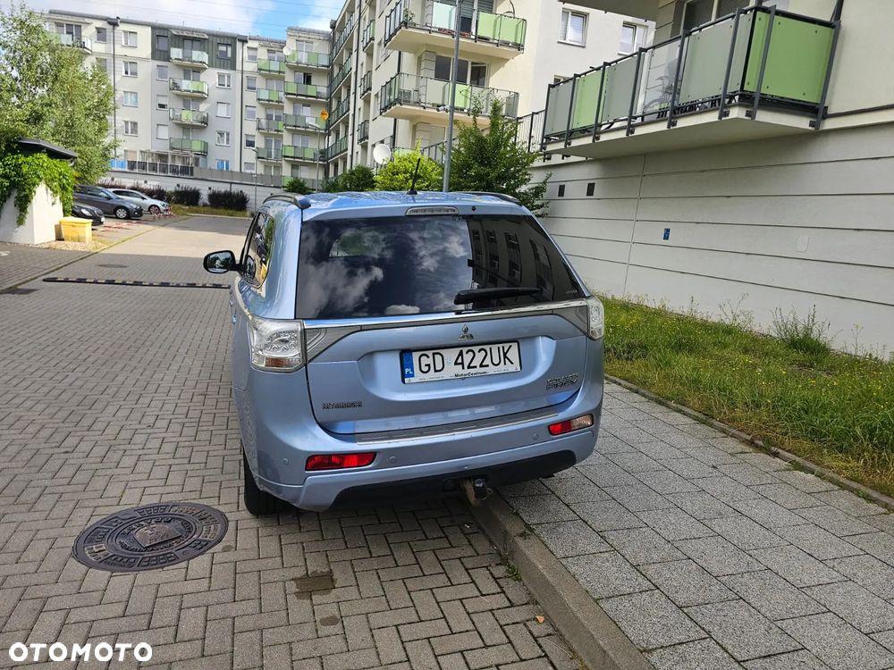 Mitsubishi Outlander PHEV Instyle NAVI + - 2