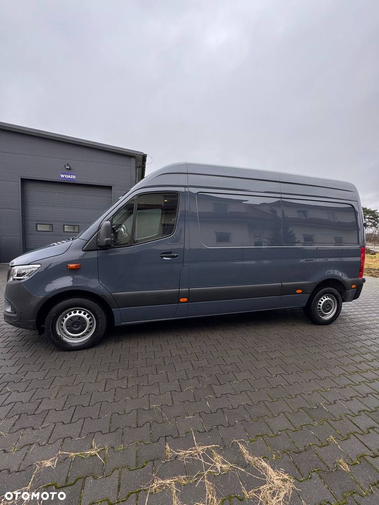 Mercedes-Benz Sprinter - 4